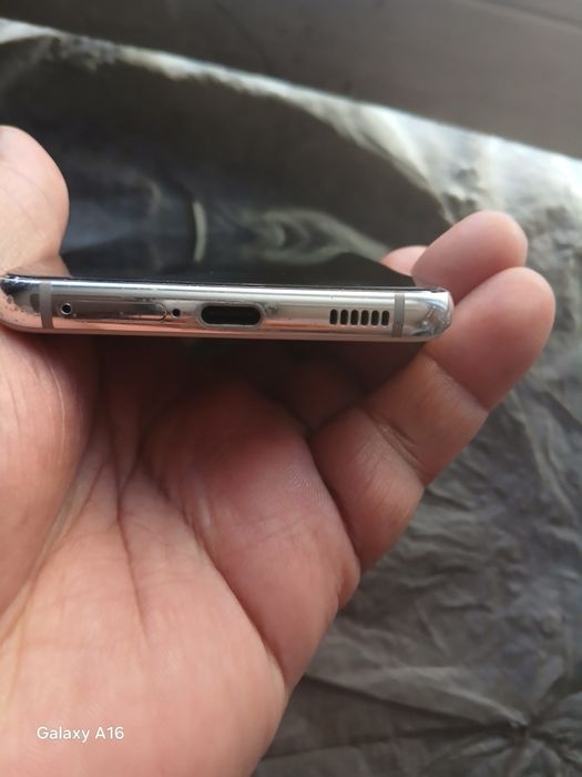 Продаётся самсунг с 21 5жи