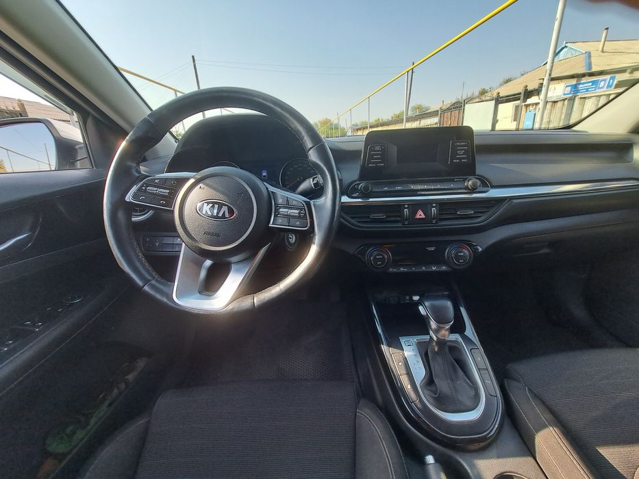 Автомобиль KIA CERATO