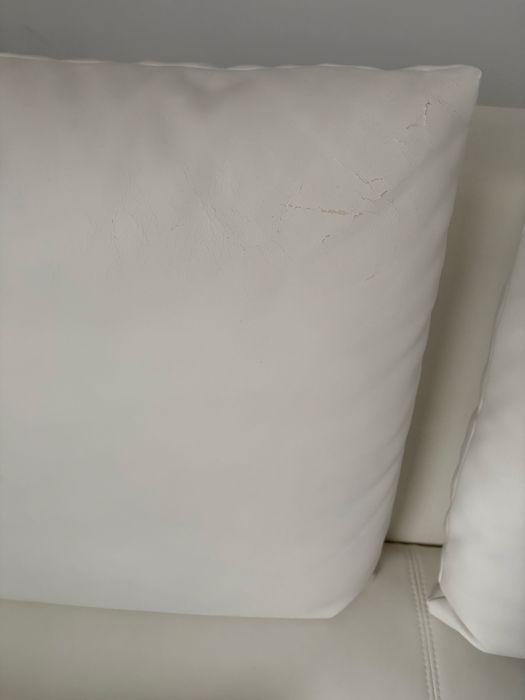 Голямо ъглово канапе от бяла еко кожа