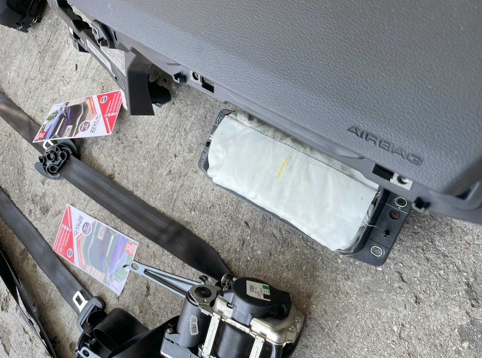 Audi Q5 80a - plansa de bord HUD - airbag volan pasager - set centuri