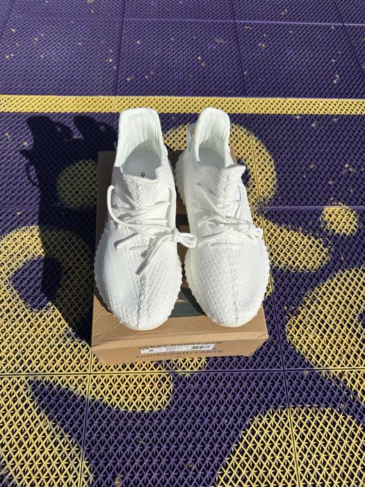 Yeezy 350v2 Triple White