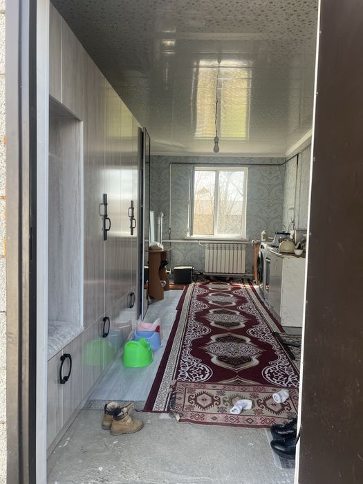 Дом продается в хорошем раионе.