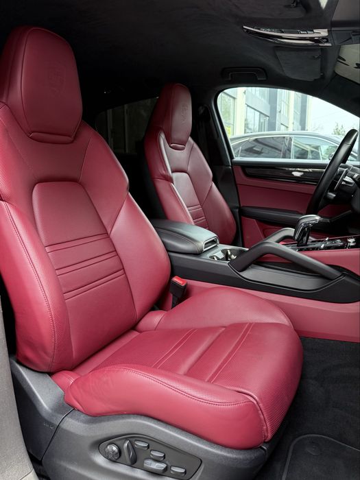 PORSCHE Catenne Turbo GT Coupe