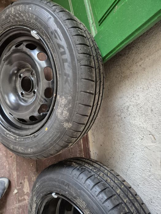 Vând 2 seturi de jenti