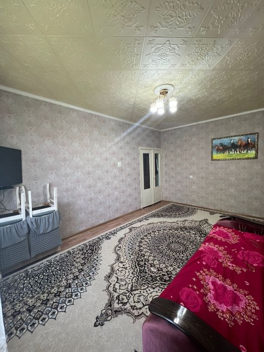 3 бөлмелі пәтер сатылады тез арада, саудасы бар