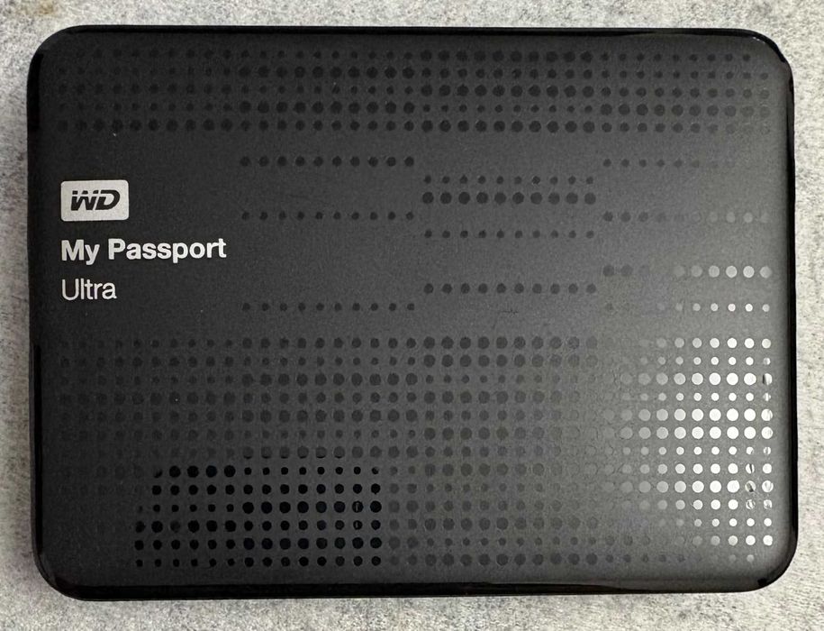 Hard Disk Extern WD My Passport Ultra 2TB, USB 3.0, Negru - Ca Nou (125 ore)