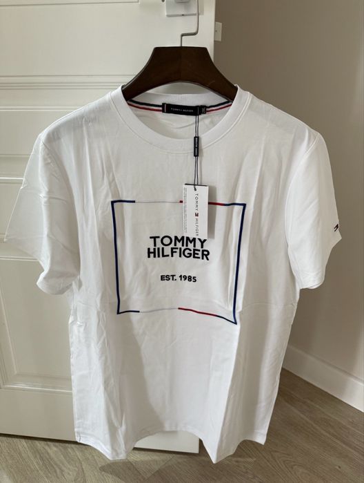 Футболка Tommy Hilfiger белая