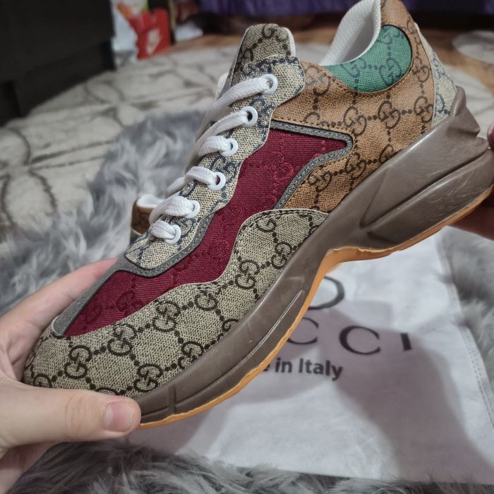 Adidasi model deosebit