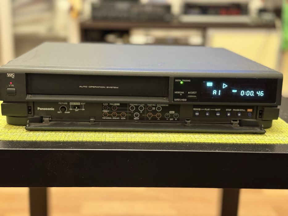 Видеомагнитофон PANASONIC NV-J40 HQ