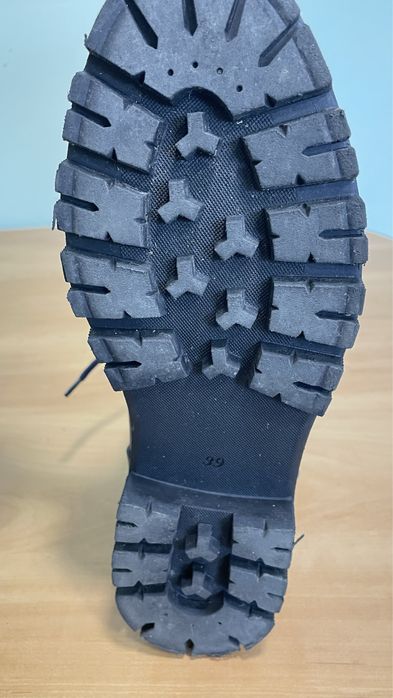 Дамски боти тип кубинки