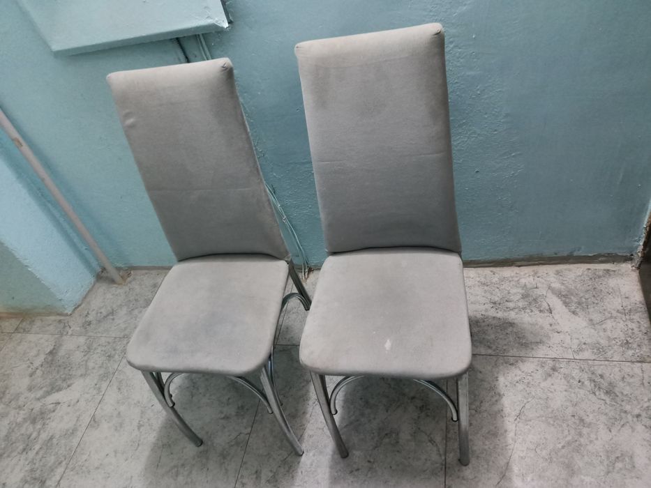 Продам четыре стула