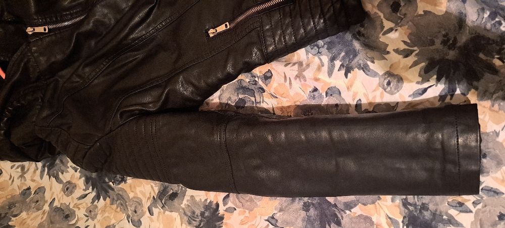 Яке М размер. Използвано само 3 пъти по поводи