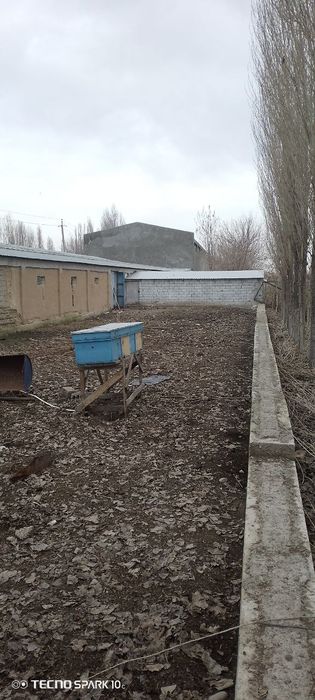 Срочно сотилади. 25 соток Нежилой жой. Толов исталган усулда.