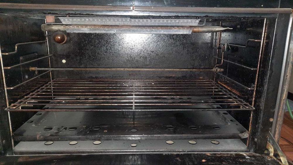 Продам газ плиту 5 конфорок Б/У