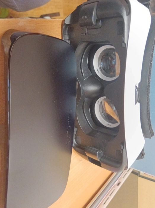 Oculus- ochelari VR pentru telefon