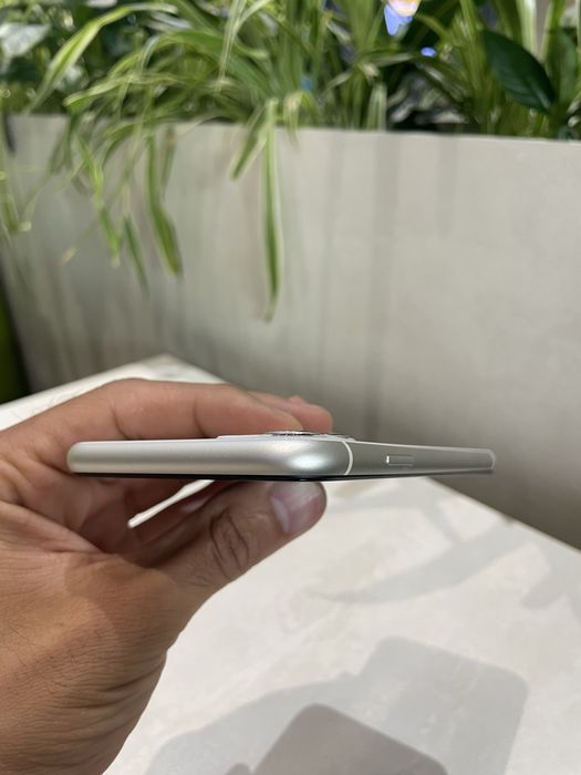 Iphone 11          .