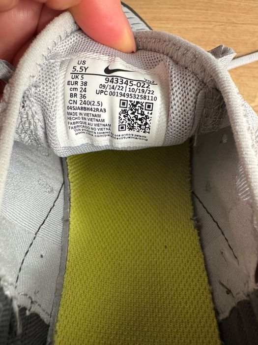 Nike Air Max 270 – mărime 38, stare bună
