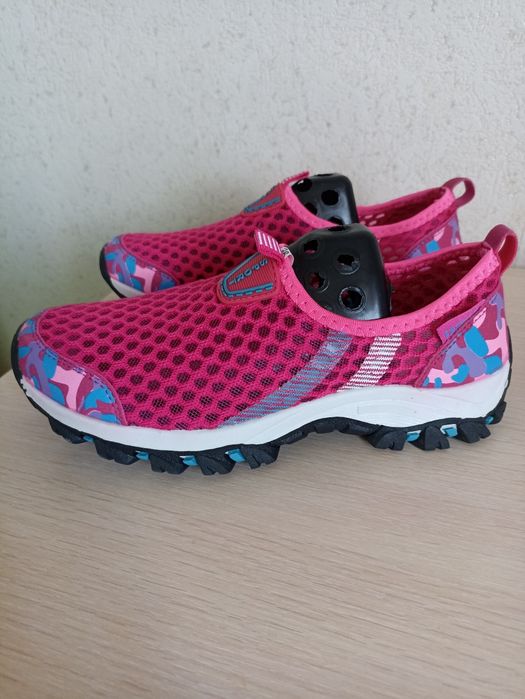 продам летние кроссовки