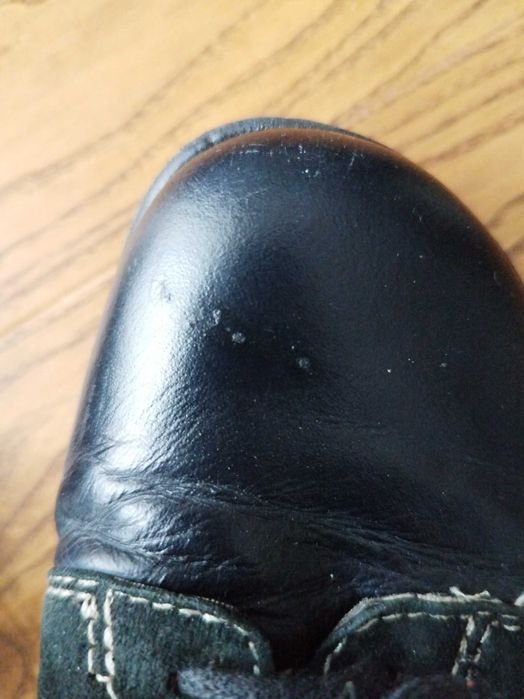 Pantofi negri din piele si piele intoarsa