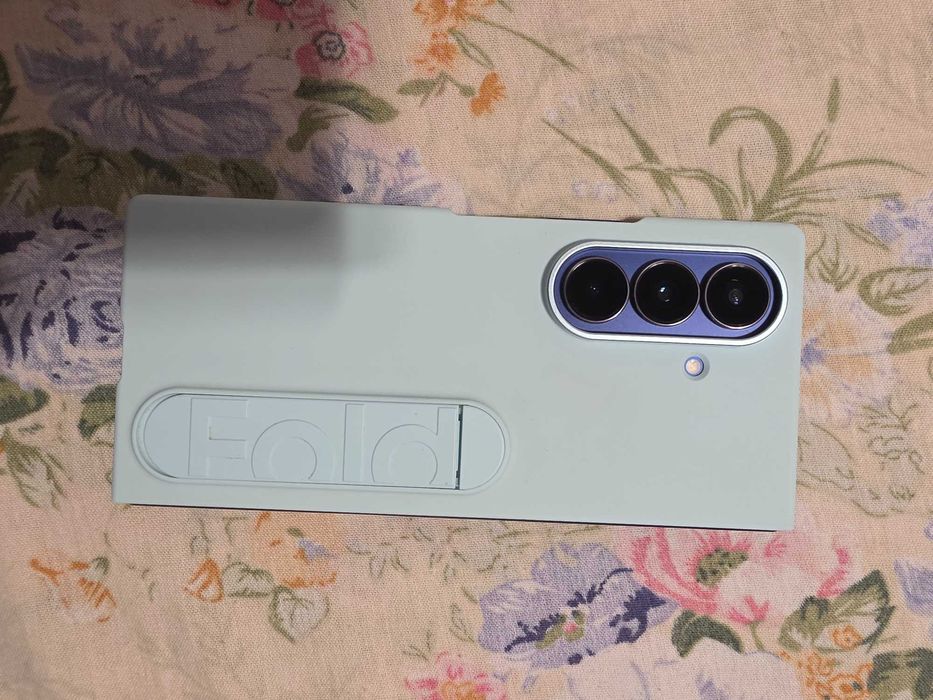 Samsung Zfold 7 с гръб и протектор