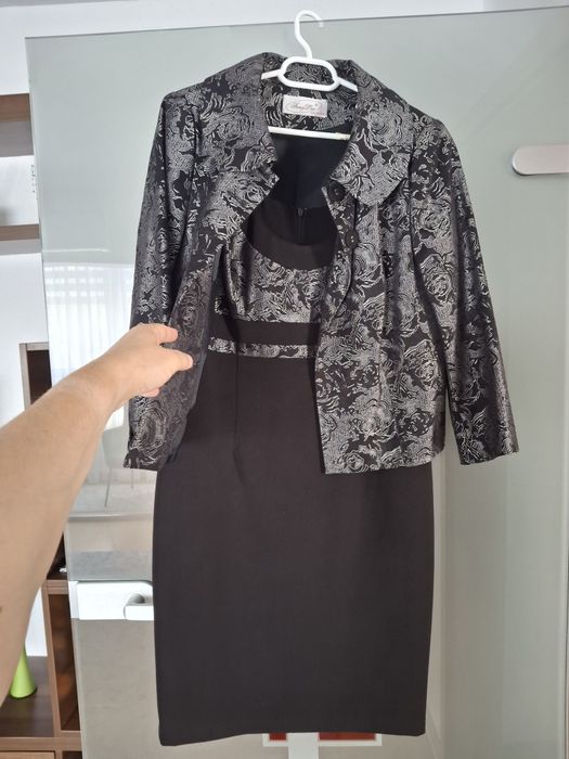 Costum femei cu rochie