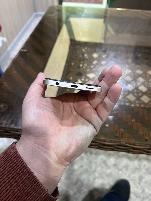 Oppo reno 7  satiladi obmen bar