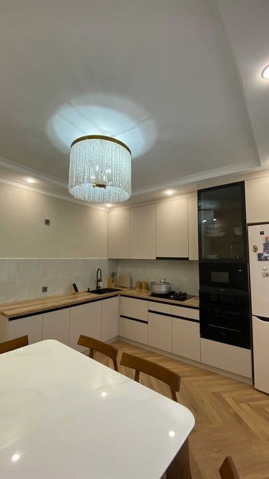 Продам 3-комн квартиру, IT лицей, 98 кв.м.