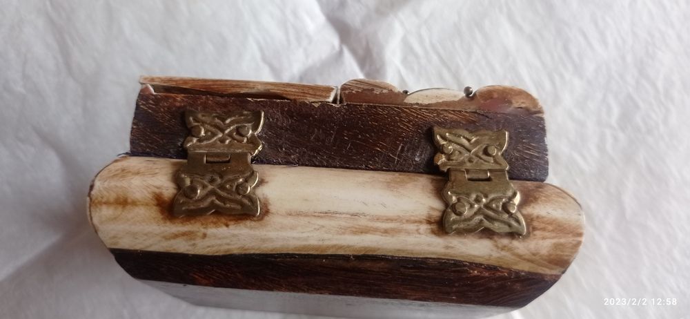 Старинна кутия за бижута