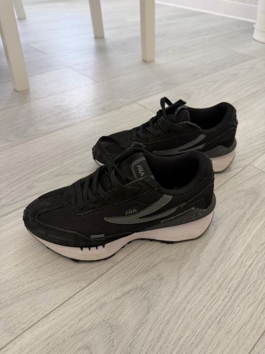 Adidasi Fila  36