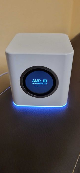 Router wireless cu MeshPoint Ubiquiti AmpliFi HD AFi-HD, 450 Mbps1300 Mbps, 2.4  5 GHz, 5 porturi, ecran tactil fuctional
