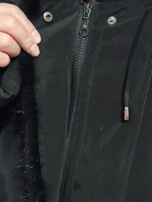 Продам пальто утеплённое, с капюшоном р-56