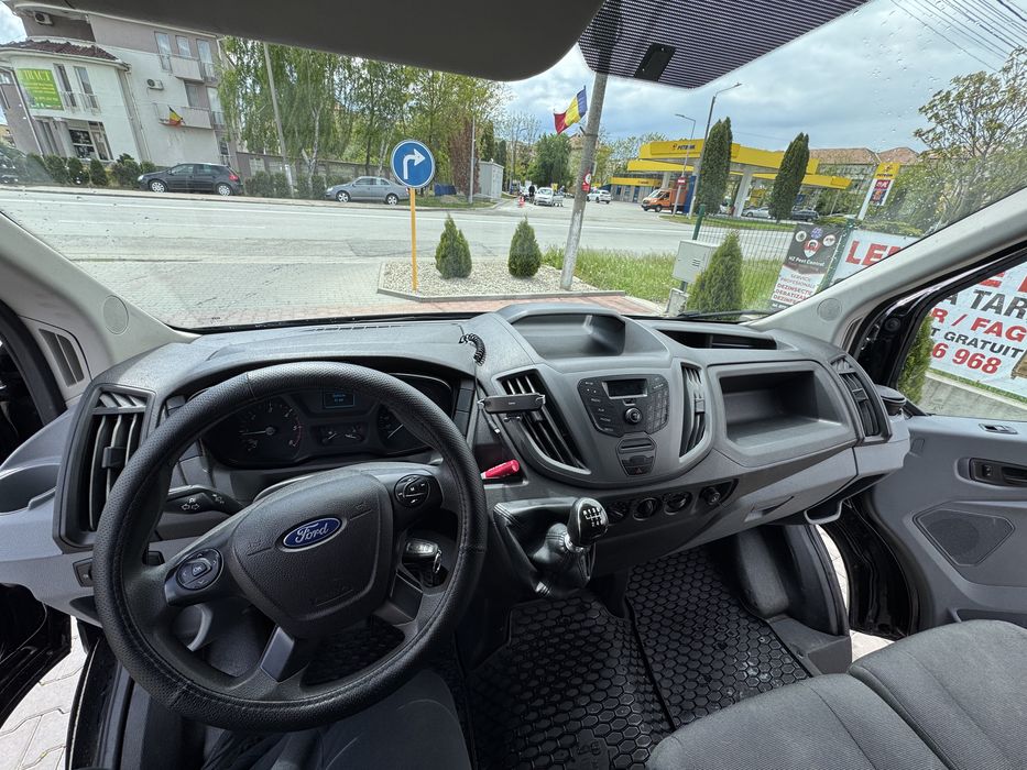 Vând ford transit