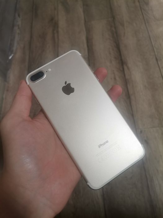 Продам или обмен айфон 7+