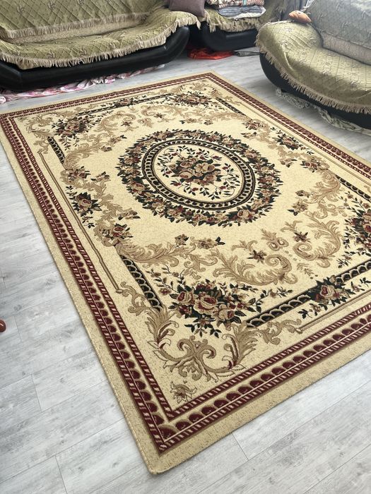 Продаются ковры 2,5 х 3,5 м