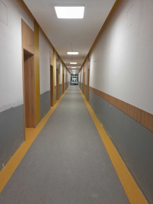 Безплатно посредничество в областта на услугите и търговията.