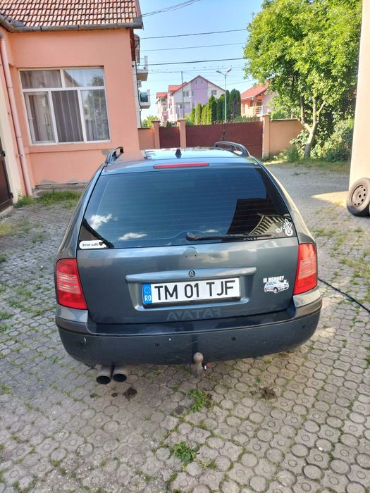 Vând Skoda Octavia 1,6 benzină, an 2004 , comby .