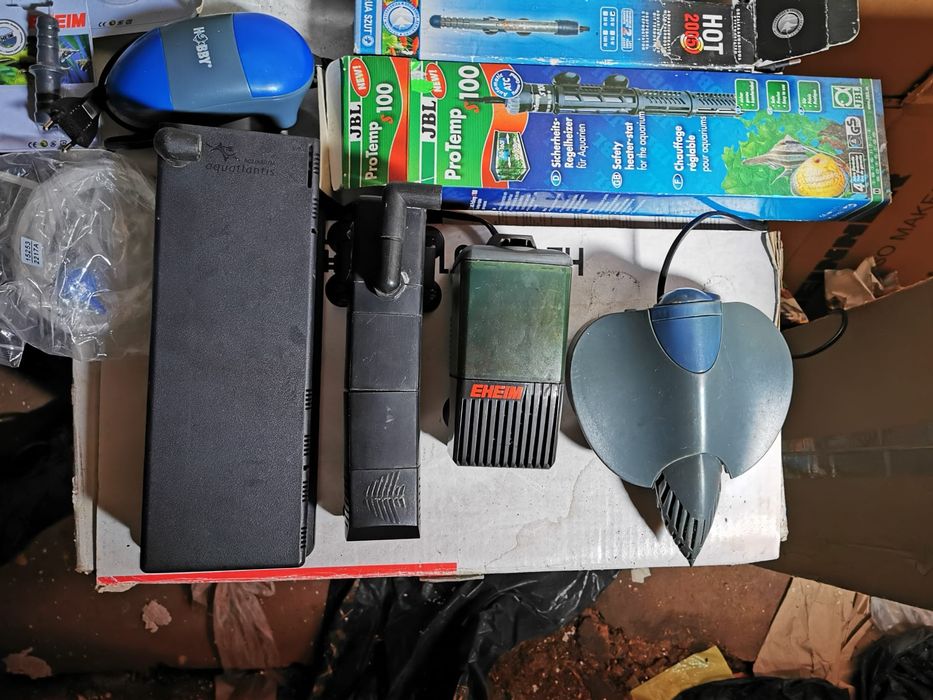 Vând pompa aer filtru intern încălzitor acvariu noi sau folosite