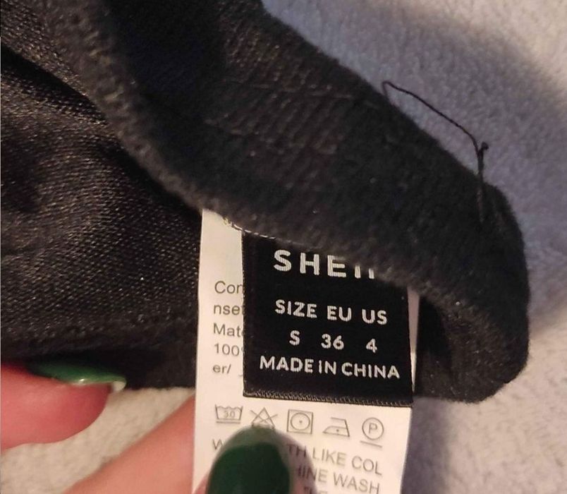 Елегантна черна дамска блуза - S размер