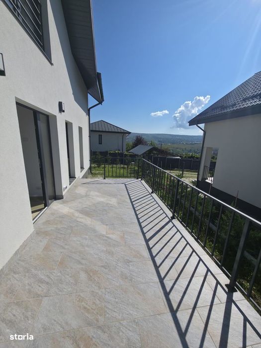 Casă Noua De Închiriat În Bucium 4 Camere 100 Mp Util Teren 254 Mp