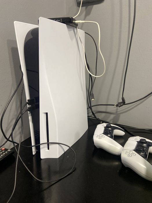 Срочно продаю PS 4 pro и PS 5