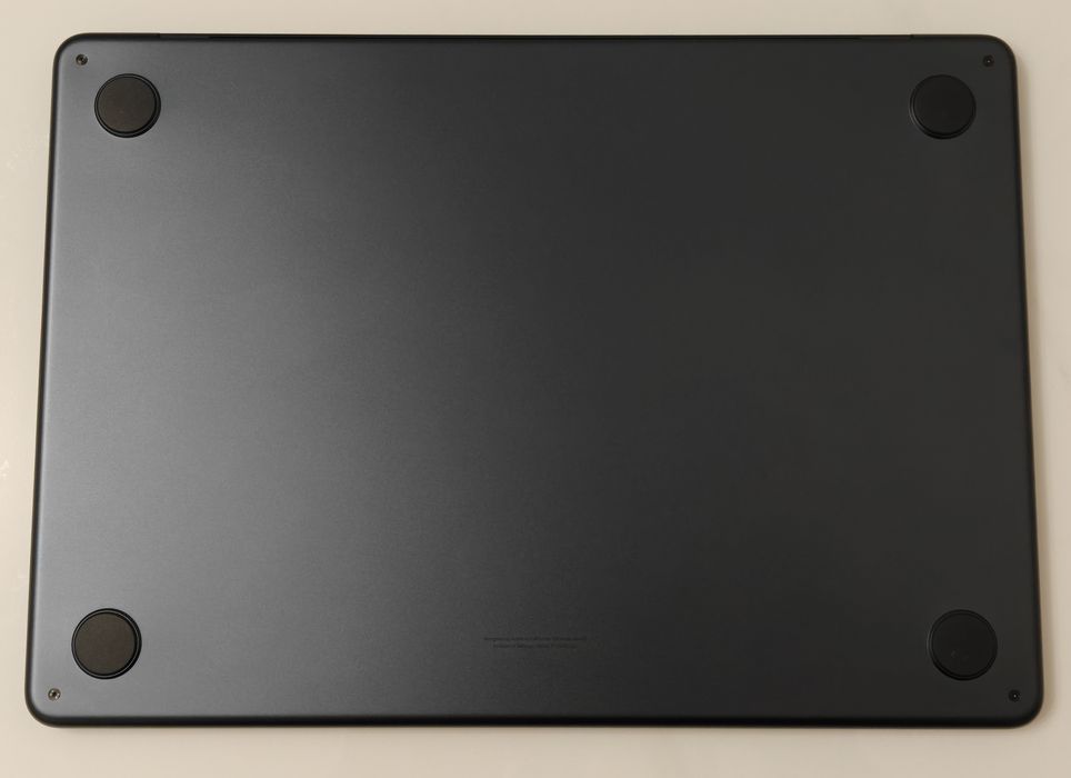 MacBook Air 13 M5 24/1TB 10 циклов