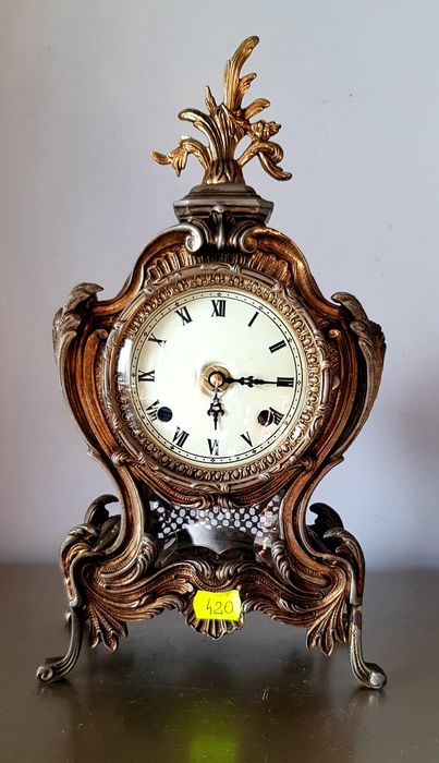 Ceas/ustensile vechi pentru semineu