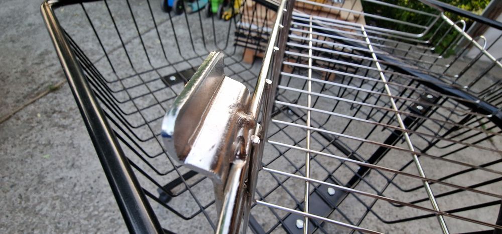 Vand cosuri pentru panouri slatwall