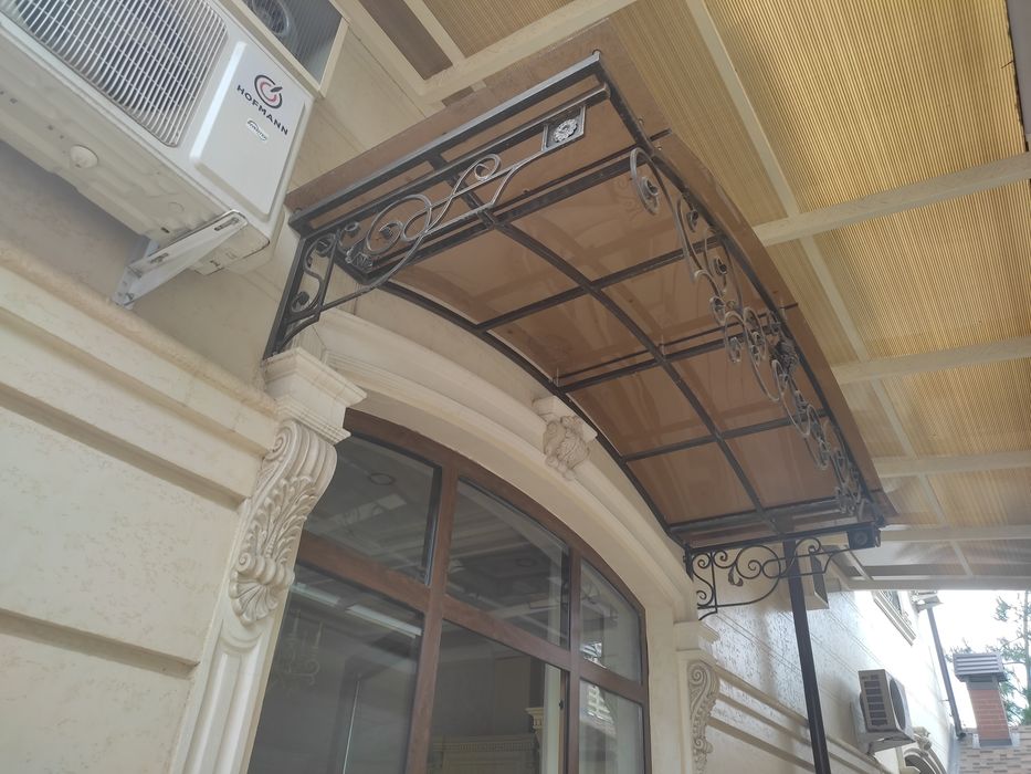 Продаются два козырька такого же типа из каленного стекла