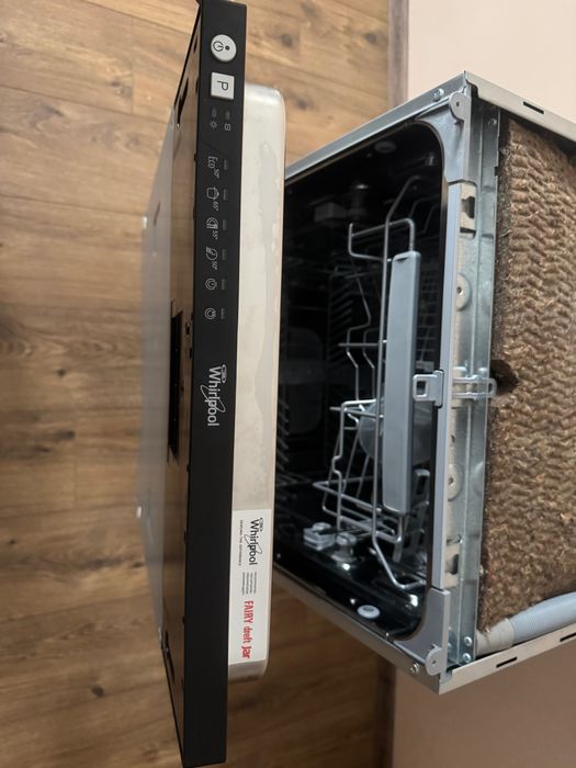 Съдомиялна машина Whirlpool ADG 201