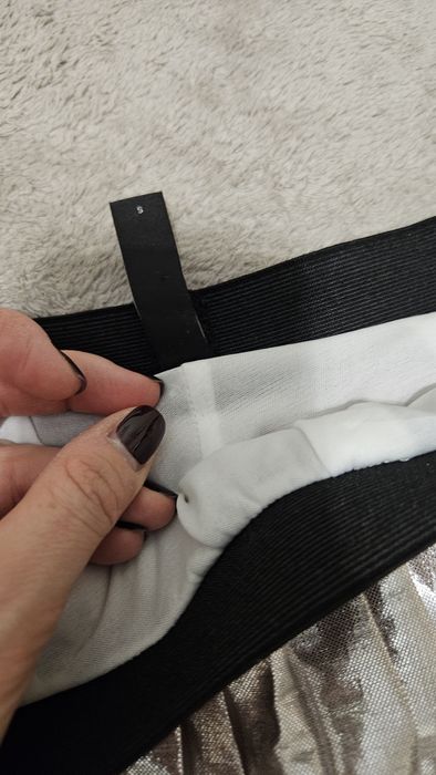 Стилни рокли Stradivarius и Reserved