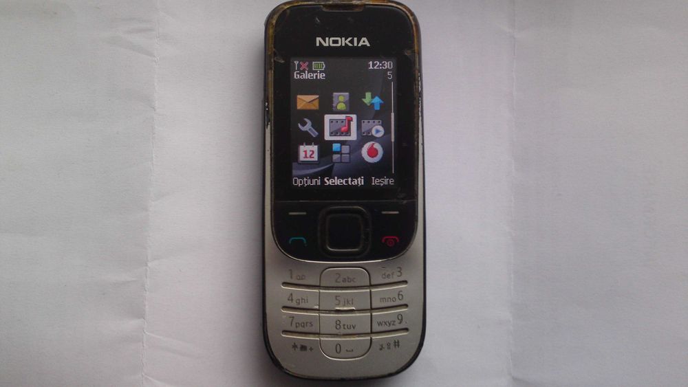 Telefon mobil Nokia 2330c codat Vodafone/Motorola W377 decodat