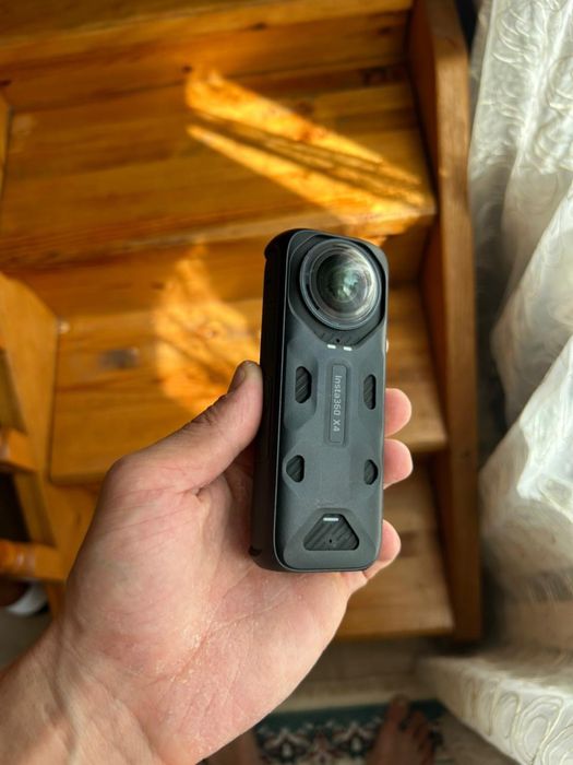 Камера Insta 360 x4