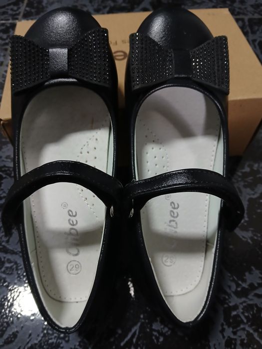 Продавам детски сандали