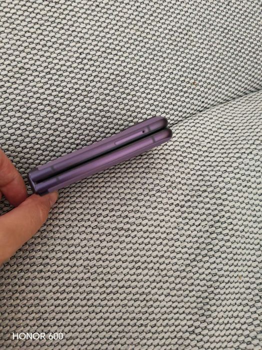 Телефон Motorola Razr 40